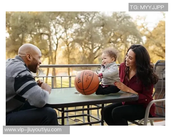 斯特林家中遭蒙面歹徒入室盗窃球员与妻子险遭惊吓