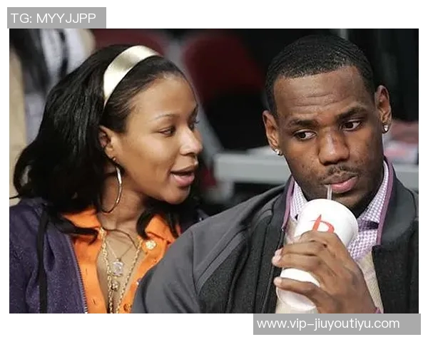 詹姆斯回忆追求妻子历程：孤独岁月让我渴望真爱与陪伴